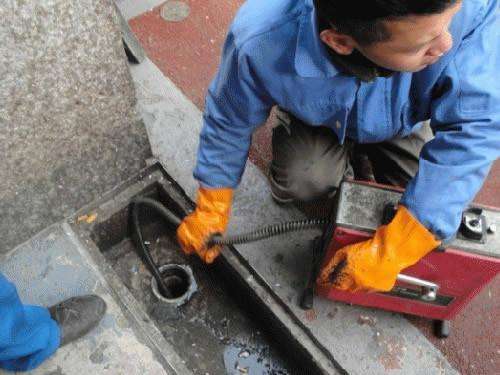 青松乡疏通下水道